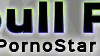 parking lot fun with these hot bisexual teens 😈 who wants next??