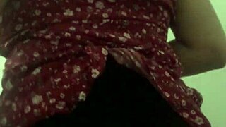 BAJO FALDA to my colombian neighbor's big ass ends in homemade COGIENDO