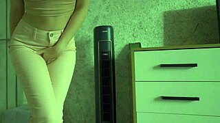 i was so desperate i peed my jeans they're soaked now desperation pee