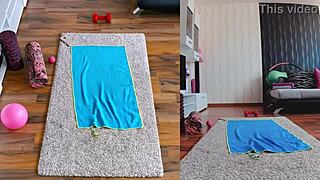 Curvy Milf Big Ass Naked Yoga Spreading Workout Dual Cam