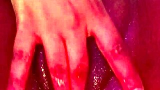 gostosa squirting her wet pussy like crazy 😩 ebony babe masturbating hard