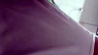 me masturbo watching my wife get her nails done close up