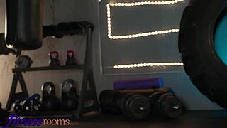 VIOLET GREY RIMS OLIVIA ZLOTA'S ASS IN GYM FUCK!