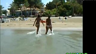 teens flash great tits on beach in free 18+ outdoor fun