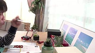 Reika Kashiwahara Seduces with Naughty JAV Blowjobs and Creampie