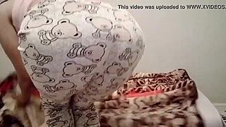 Wow arab muslim milf's huge downblouse cleaning tits!