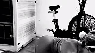 damn this creeper msacs ass workout got me sweatin