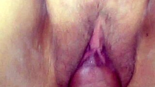 venezuelan babe overflows with juicy flujo in casual tease