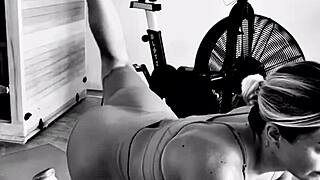 damn this creeper msacs ass workout got me sweatin