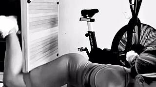 damn this creeper msacs ass workout got me sweatin