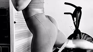 damn this creeper msacs ass workout got me sweatin