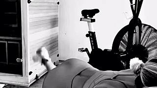 damn this creeper msacs ass workout got me sweatin