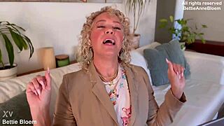 QUEEN OF SPADES STEPMOMMY HUMILIATES WITH DIRTY TALK AND TOYS!