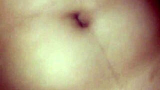 venezuelan babe overflows with juicy flujo in casual tease