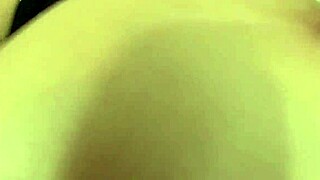 Mom paris rocks fresh racks off the bed 🔥😍