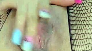 rabitquiky's huge ass gapes wide on giant anal dildo webcam