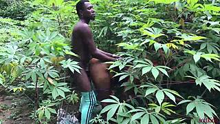 Nigerian farmers deliver rough creampie pounding to wet pussy in africa