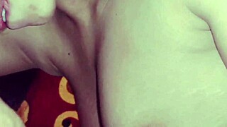 desi asian mature sucks cock fucked homemade blowjob