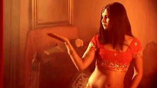 Watch this indian milf dance her way to ecstasy!