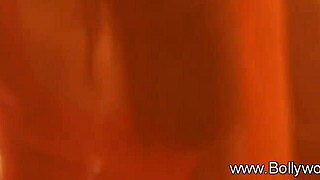 Watch this indian milf dance her way to ecstasy!