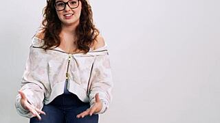 WHAT A GORGEOUS CLOSE-UP OF NERDY LEAna LOVINGS SEXY FACE MILKY SKIN AND SHAVED PUSSY