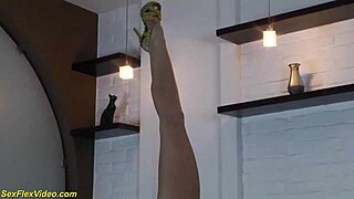 Ever seen a flexible gymnast milf stretch her shaved pussy like this?