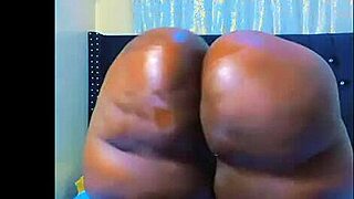 bbw in high heels shakes fat ass and spreads cheeks wide for daddy daddy