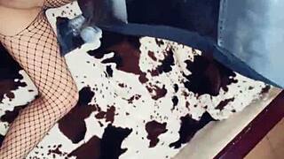 Fucking This Sexy Mature Bitch Hard And Raw!