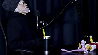 não faria uns fetiches com brinquedinhos? flor de damiana polêmica no see through red 😈🔥