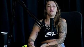 não faria uns fetiches com brinquedinhos? flor de damiana polêmica no see through red 😈🔥