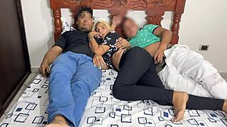 noche de pelicula con mi mejor amigo y su novia latina... me la cojo doggy! 😏💦