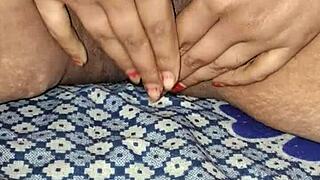 desi alisha bhabhi moans rubbing wet pussy closeup