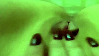 horny arab stepmom fingers shaved pussy on hidden cam 😈🔥