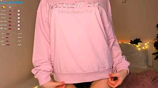 w0wgirls liza's big tits bounce wildly on cam 2022-12-24 🔥🍒