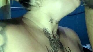 te gusta por la boca y colita asi?