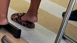 catch these ebony lightskin feet in candid moments 😍👣