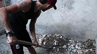 omg i seduced the house worker after his hard sweaty labor for a fuck