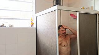 Saymon and Sadira, from bathroom steam to hot sofa sex at Casas Bahia!