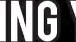 gostosa morena brasileira rebola na pica dura gemendo alto na academia com dildo na buceta