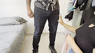 ¿mi esposo follando a la curvy latina costurera con juicy tits y wet pussy en doggystyle threesome?