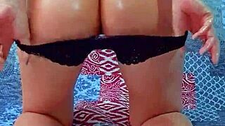 Whoa this cute asian teen babe oils her big ass for anal 😍 homemade couple fun