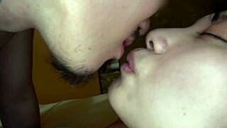 関西美女りんかがエロ水着で巨乳揺らし中出し懇願！グラマラスボディを堪能する個人撮影