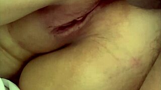 Ei cara olha essa milf brasileira gorda levando anal com rola monstra que delícia de creampie