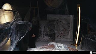 Security Girl Tricked into Handjob Bondage as Italian Babe Layla Scarlett Freezes in Time