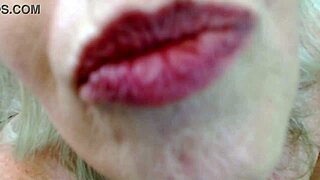 Retro mature soaks panties in cum for her fan