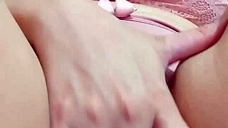 brazilian milf fingers wet pussy and big ass for cam every tease