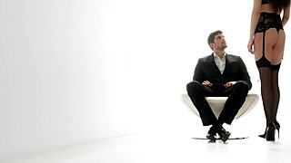 Arwen Gold's steamy glow builds to thrilling peaks in intimate ride