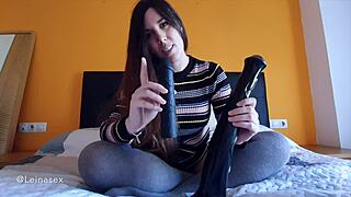 hey cornudo pichacorta 😏 watch me roleplay your tiny cock shame with this old prostitute vibe