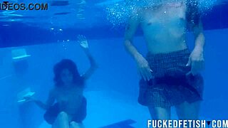 Heart pounding as Yessica Bunny and Helen Star orgasm by the pool