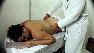 Unexpected happy ending massage turns steamy with hot latina cougar